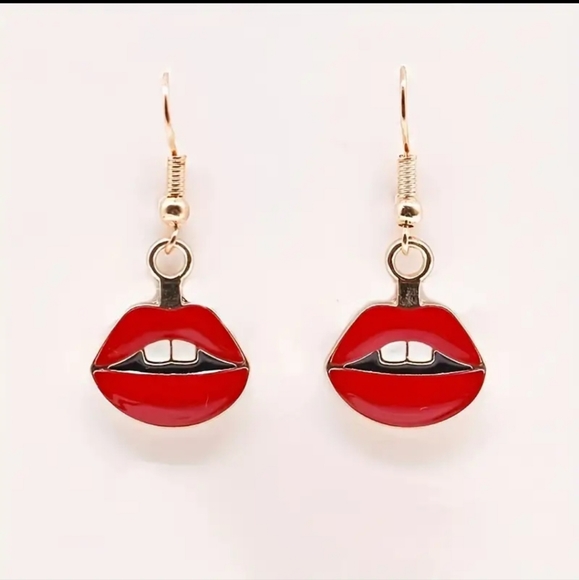 NWT LIPS  💋 Earrings - Picture 2 of 5